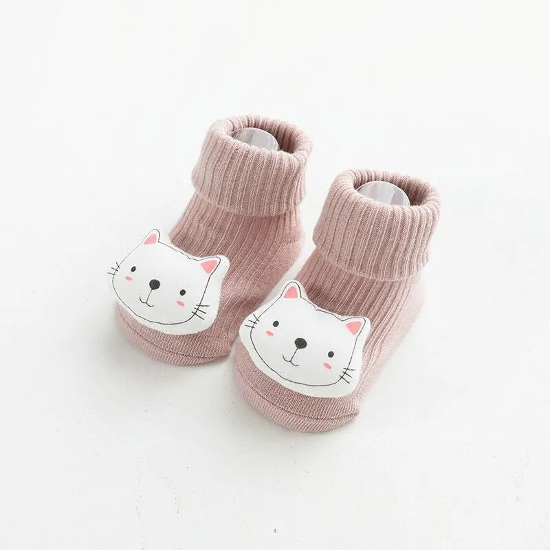 Baby socks with non-slip soles in combed cotton, shown in multiple colour options with size chart