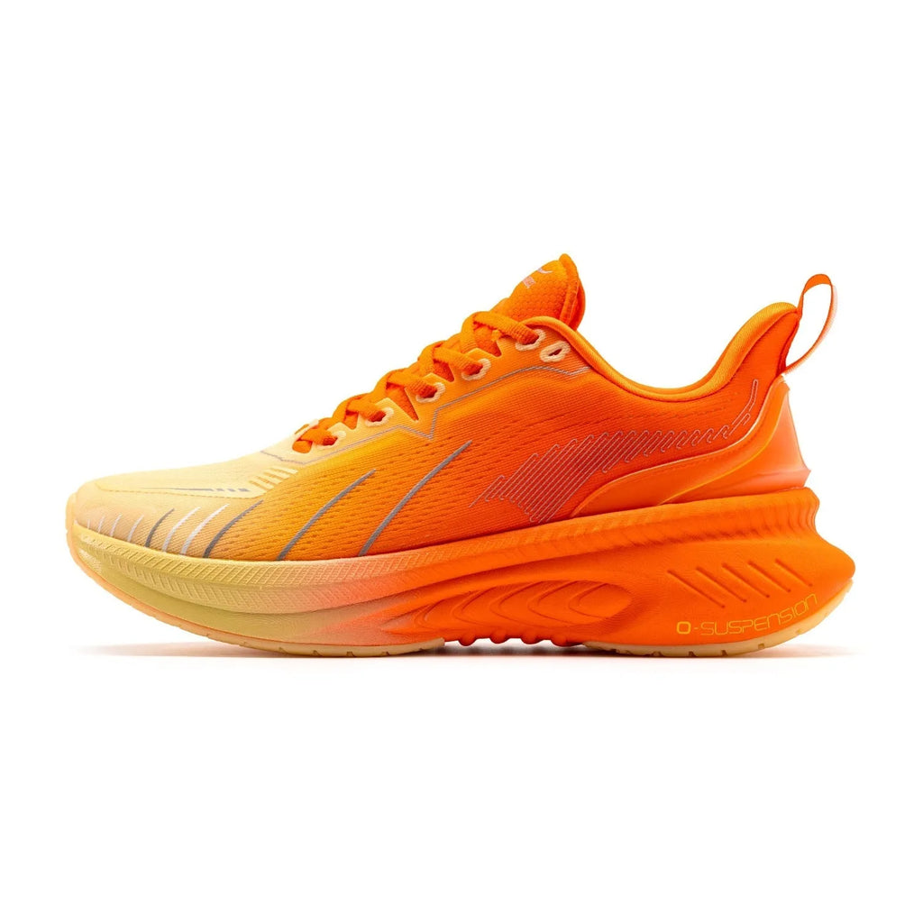 Men's low-top running shoes in various colours with rubber sole and PU mesh upper.