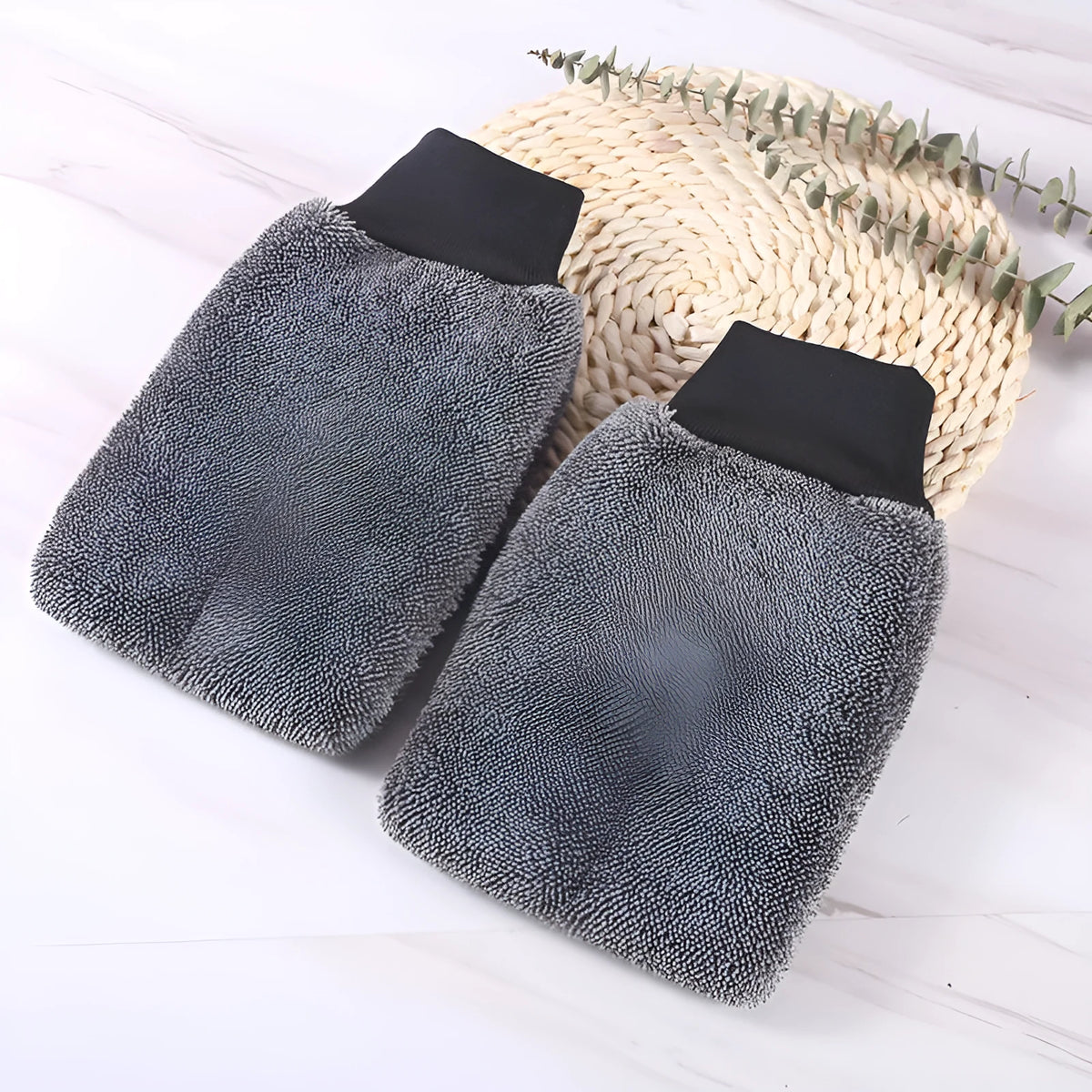 Gray microfiber car cleaning gloves with twisted braid texture, size 16x26cm, lying flat