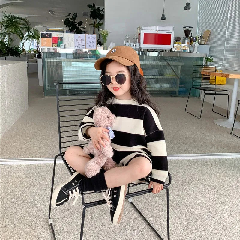 Children's striped fleece and shorts two-piece set in black stripes, polyester, long sleeves, spring casual