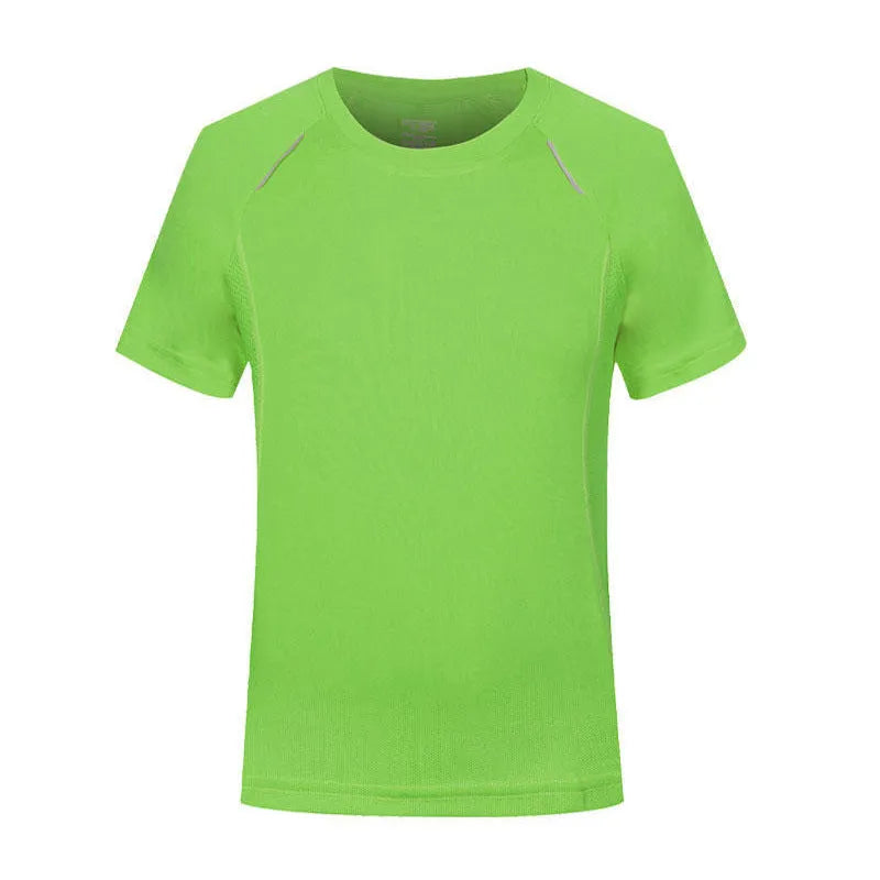 Quick-drying slim fit T-shirt in polyester viscose fabric shown in various solid colours with round neck and short sleeves.
