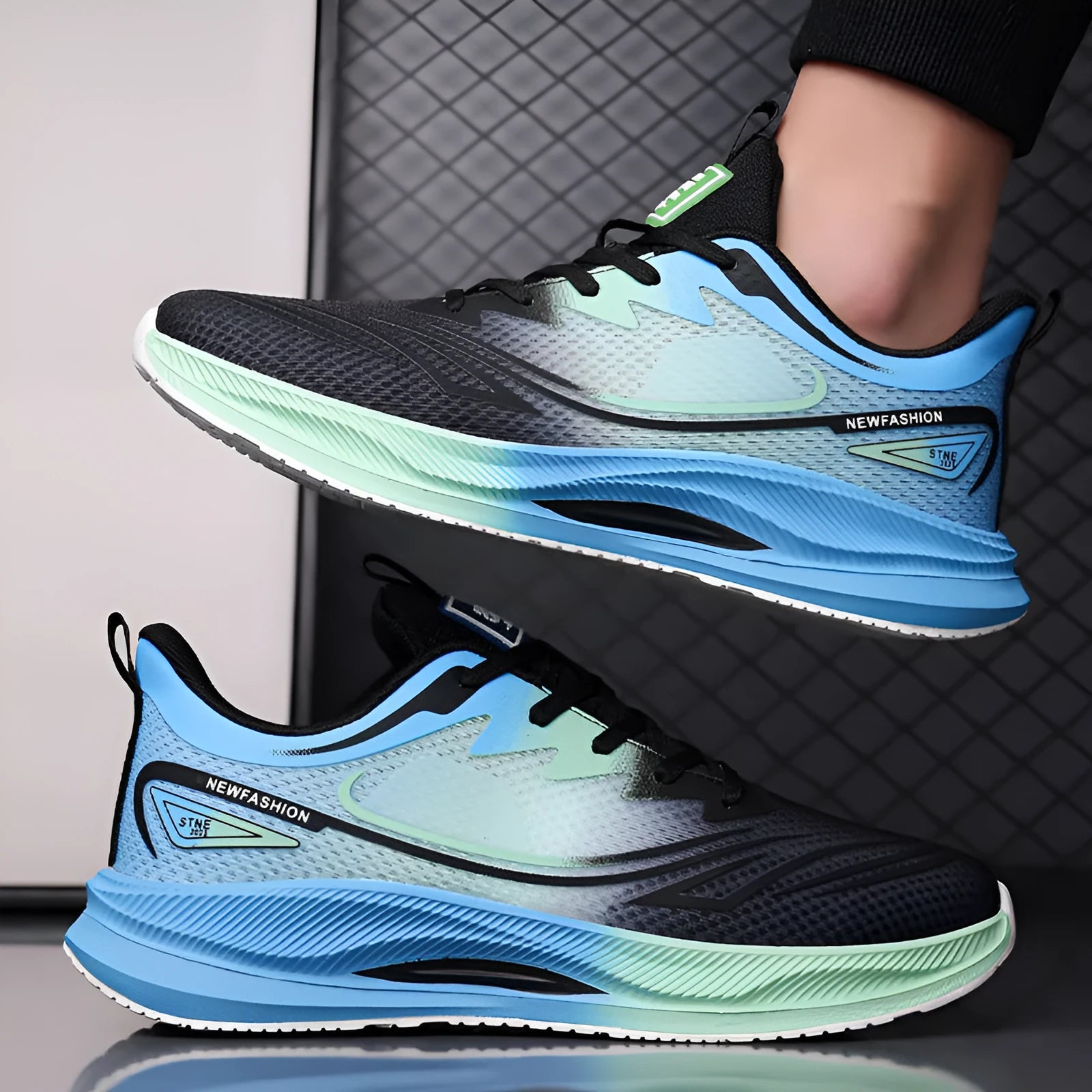 Men's low-top casual sneakers in breathable woven mesh with a round toe and rubber sole.