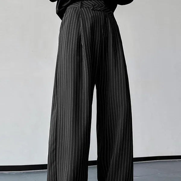 Black men's vertical striped pleated casual trousers with elasticated waist