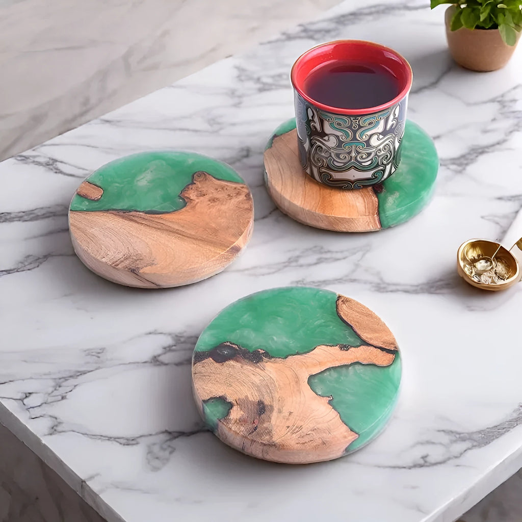 A solid wood resin coaster in a Nordic style, showing a round tumour green pattern on a 9.8cm wide, 1cm thick base.