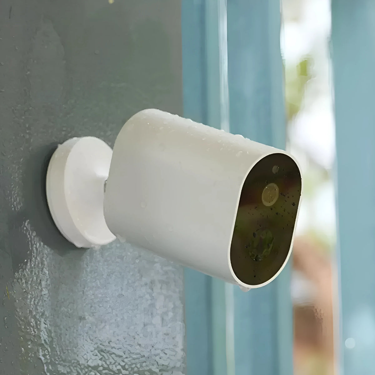 White wireless security camera battery edition with gateway, 140.4 x 47 x 73mm, 5100mAh, waterproof and dustproof