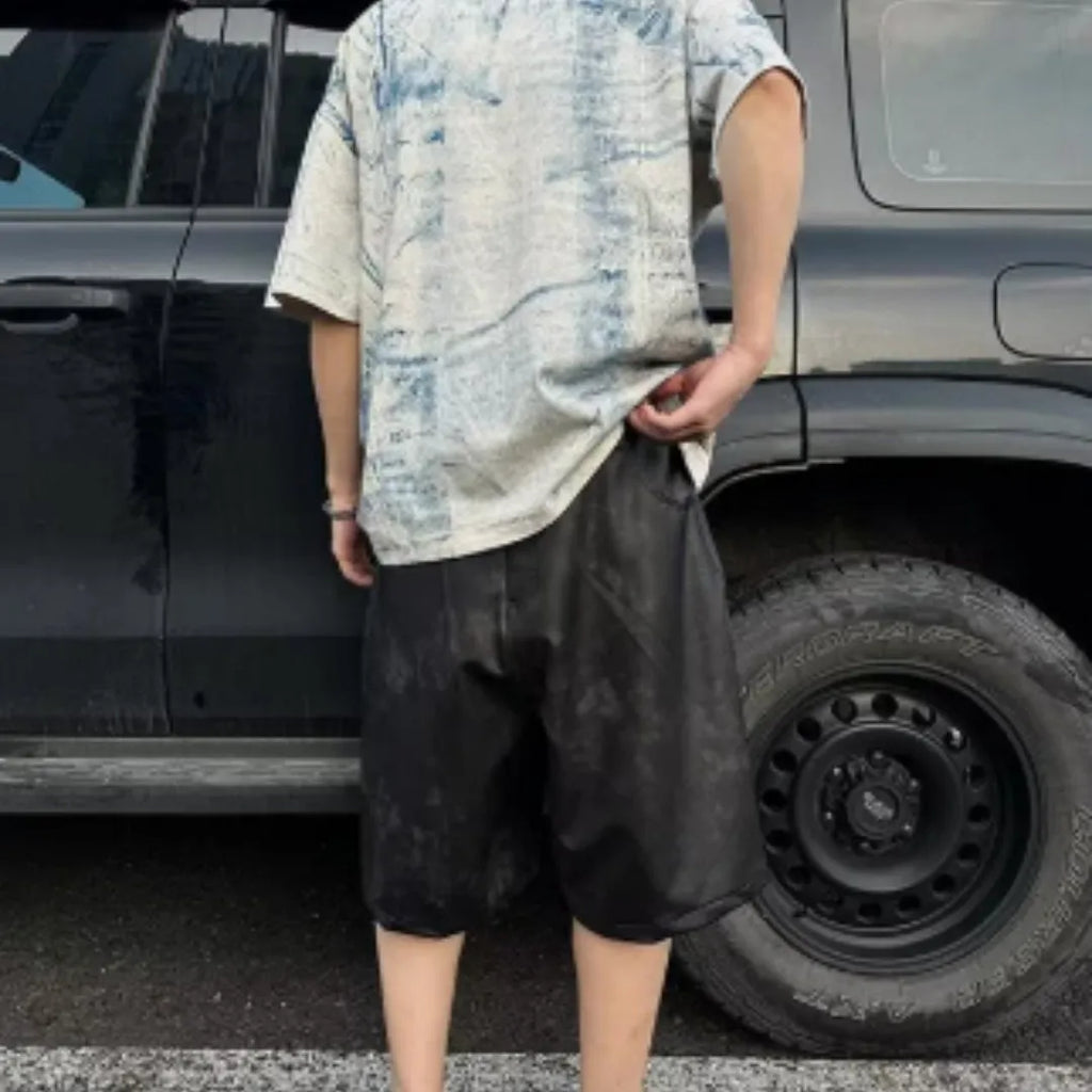 Men's loose fit tie dye print t-shirt in Korean style with round neck and short sleeves.