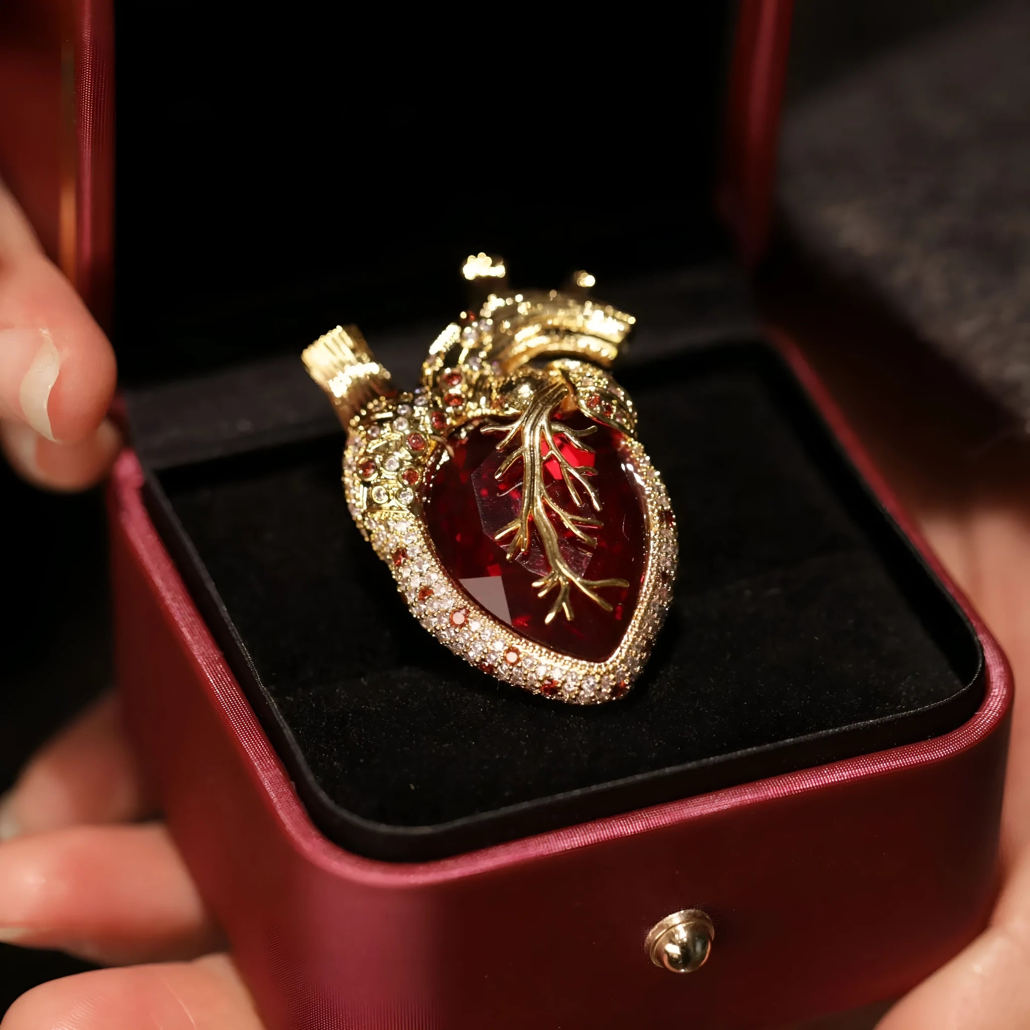 Copper heart brooch with zircon and rhinestone accents, enamel finish, 5.5 cm wide, two style options