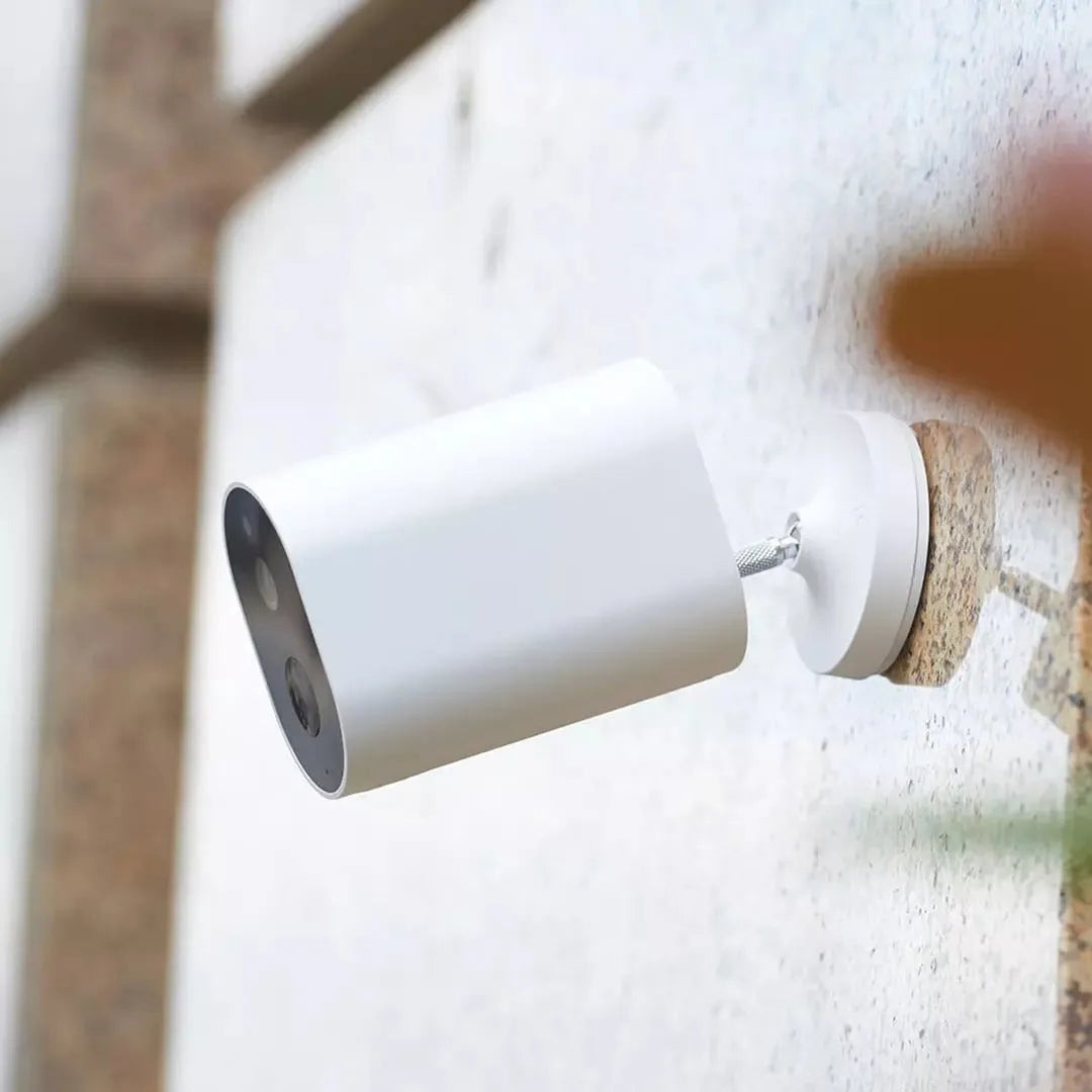 White wireless security camera battery edition with gateway, 140.4 x 47 x 73mm, 5100mAh, waterproof and dustproof