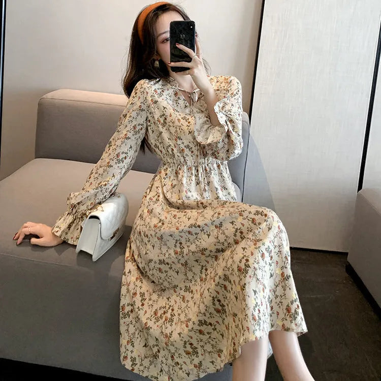 Retro waist-cinching floral A-line dress in apricot colour for women, princess style, polyester fabric