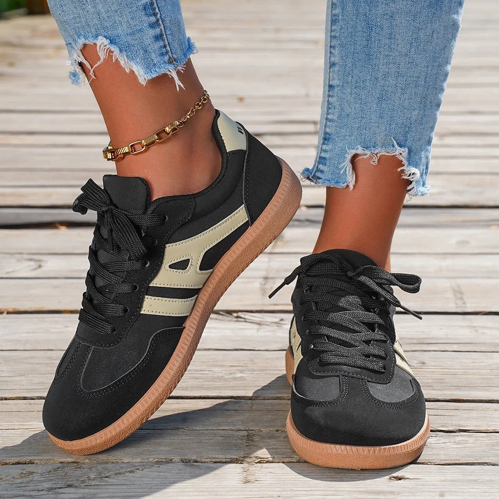 Retro training shoes sneaker with round toe, low top design and front lace-up in multiple colour options