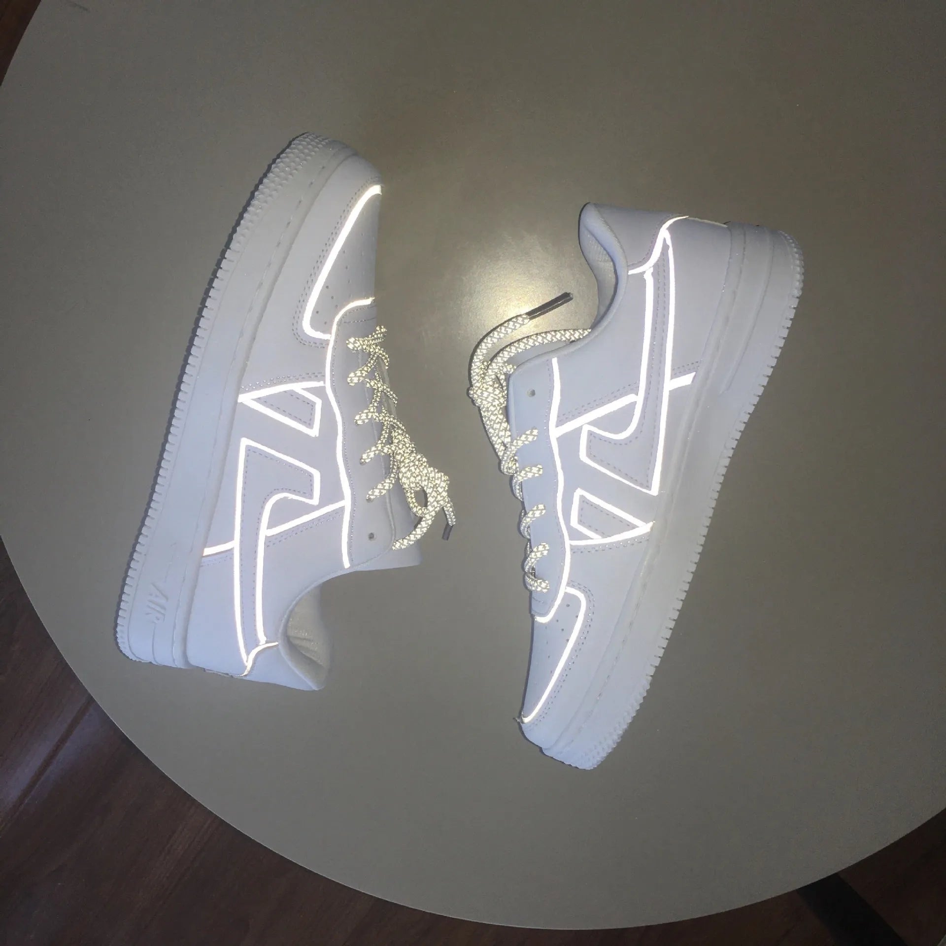 Reflective white sneakers for men women low top lace-up board shoes synthetic leather TPR sole white colour