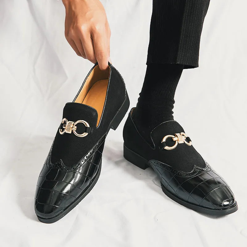 Men's Korean-style business casual shoes with pointed toe design and sewing line detailing