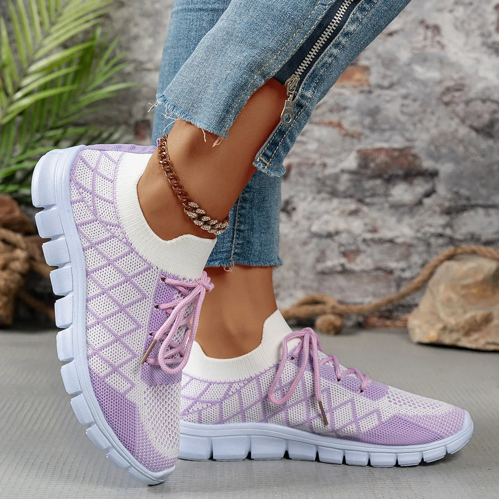 Women's colourblock plaid lace-up flyknit sneakers with breathable mesh upper and EVA sole in multiple colours