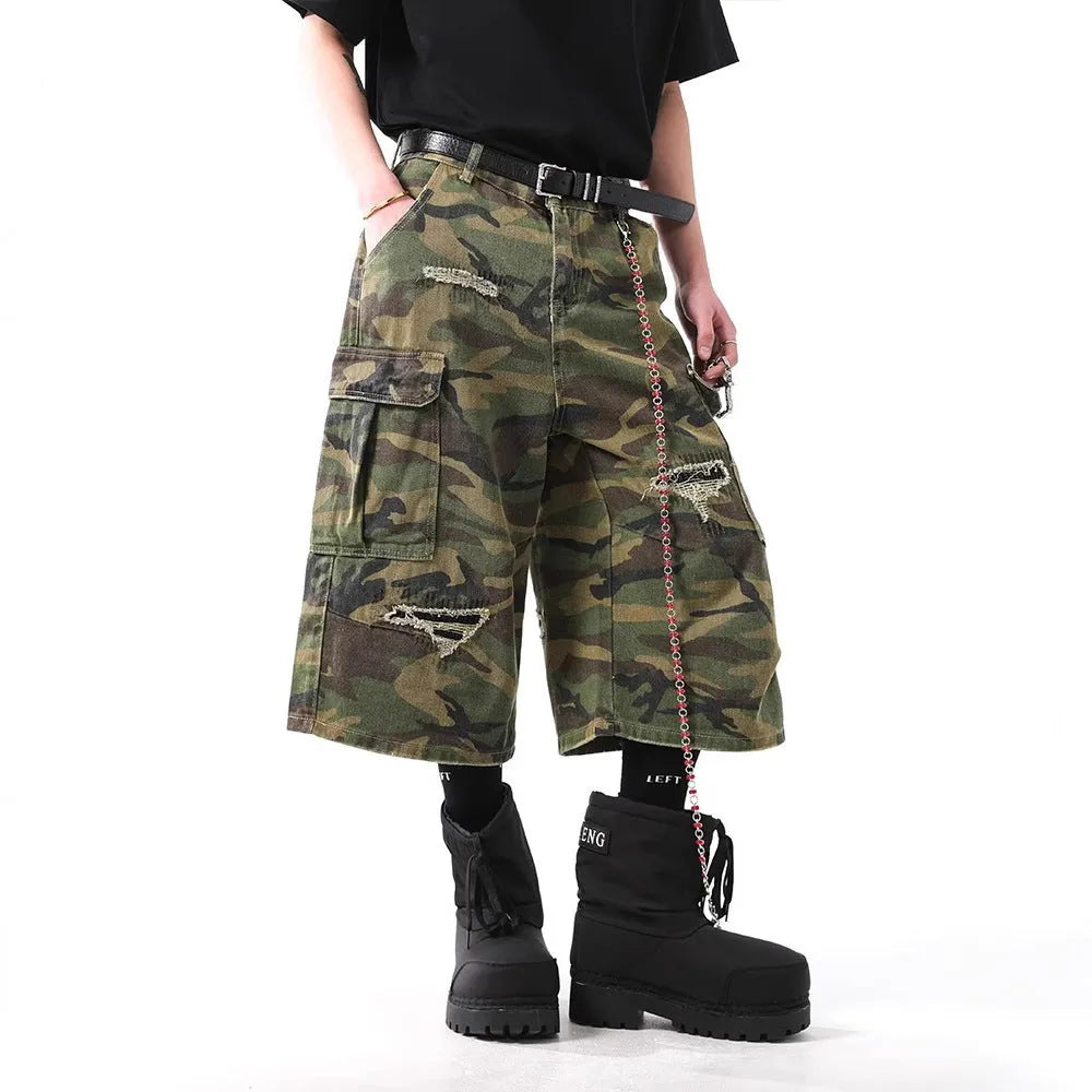 Men's straight leg cropped trousers with retro camouflage pattern in cotton denim fabric
