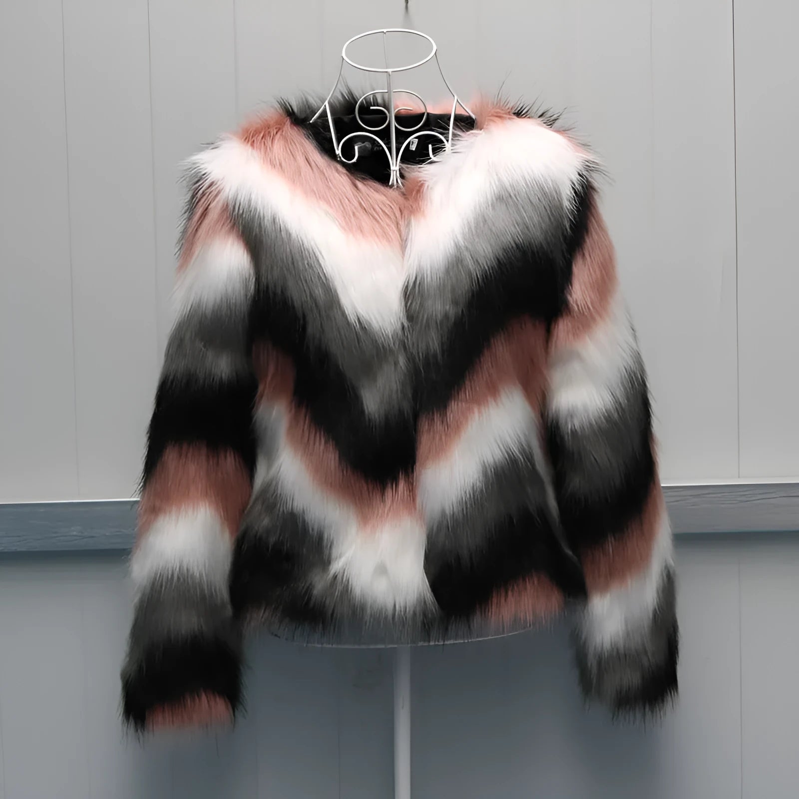 Korean style O-neck short coat in artificial fur fabric with normal length and regular sleeves