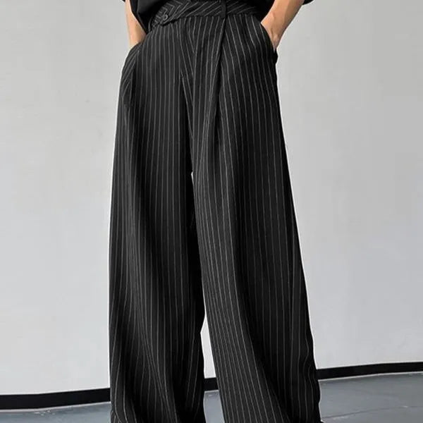 Black men's vertical striped pleated casual trousers with elasticated waist