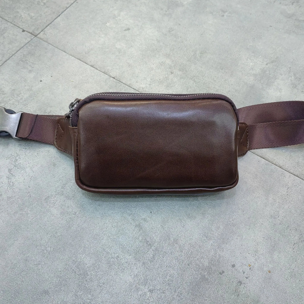 Men's small leather crossbody bag in urban simplicity style with compact dimensions
