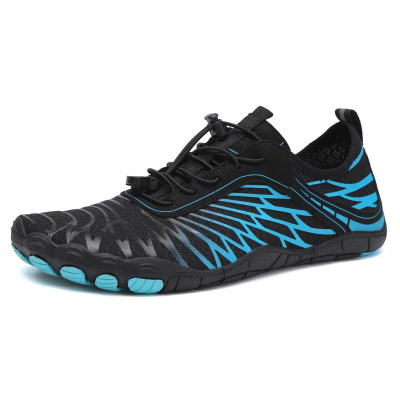 Outdoor lace-up sport shoes in multiple colours with rubber soles and breathable construction