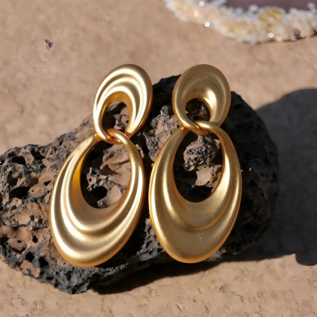 Copper double circle French retro earrings in quicksand colour with U-shaped design