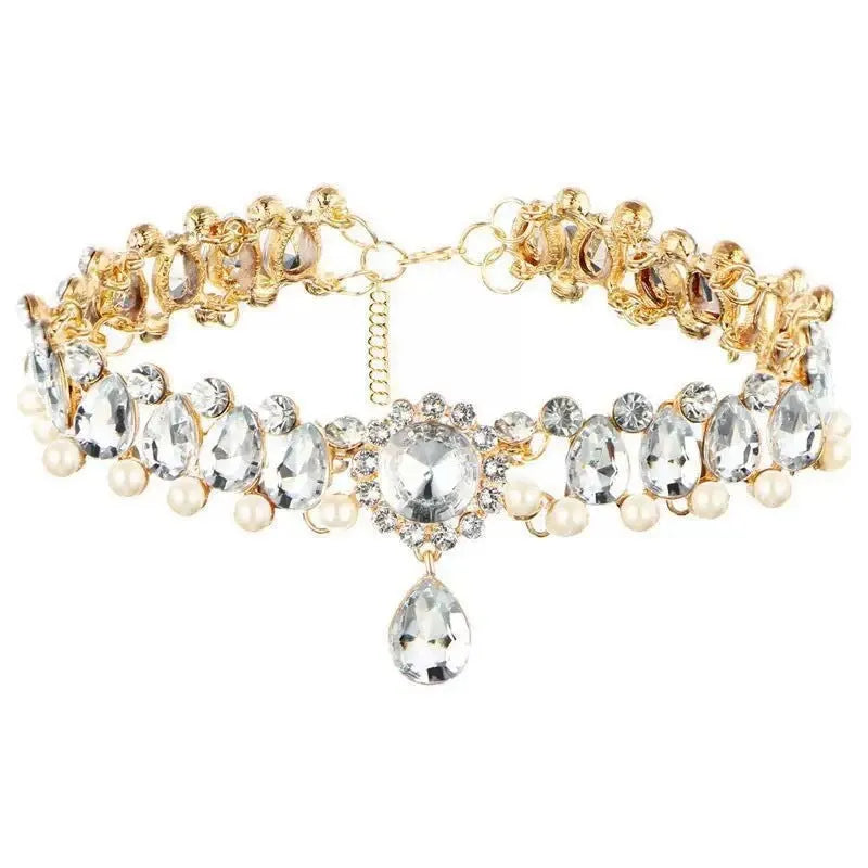 European and American exaggerated rhinestone pearl necklace in silver colour with alloy chain and inlaid pendant