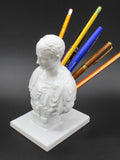 White American-style character modelling pen holder for desk organisation