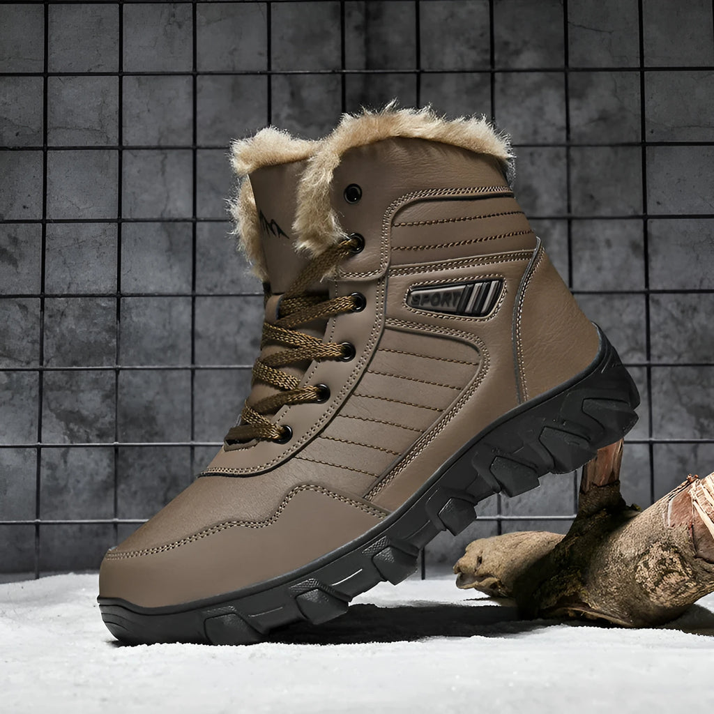 Men's fleece-lined snow boots in black with artificial PU upper and flat heel