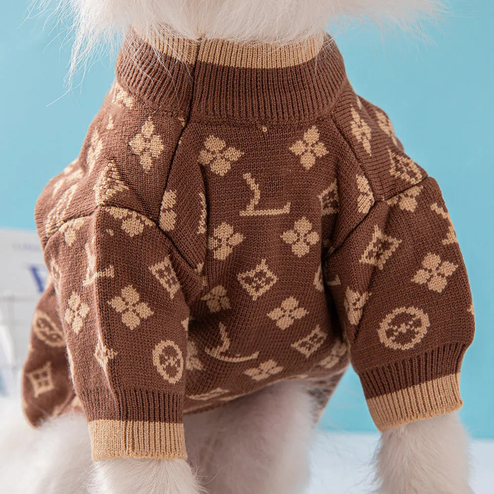 Wool dog sweater in a European style for autumn and winter, shown in a two-tone colour.