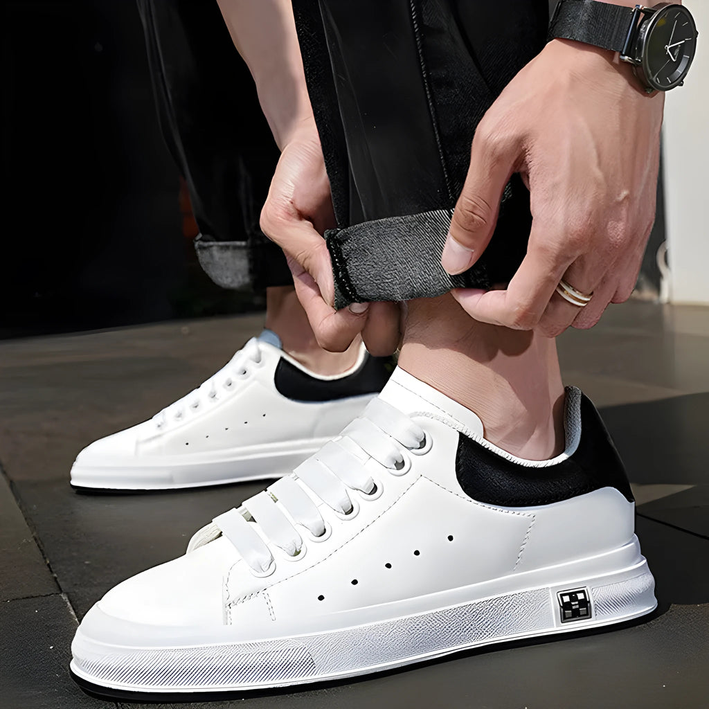 Men's white leather soft bottom casual shoes with rubber sole and round toe