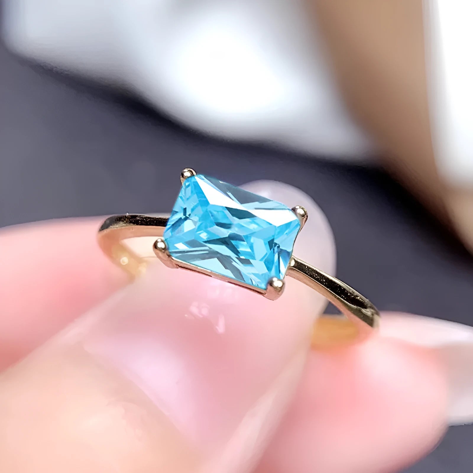 Sapphire blue zircon geometric bracelet ring for women with oval and heart shapes on copper, 1.7 cm size.