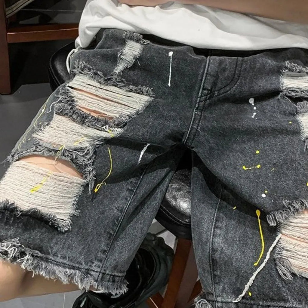 Men's casual water washed hole denim shorts in loose-fit design for summer street style wear