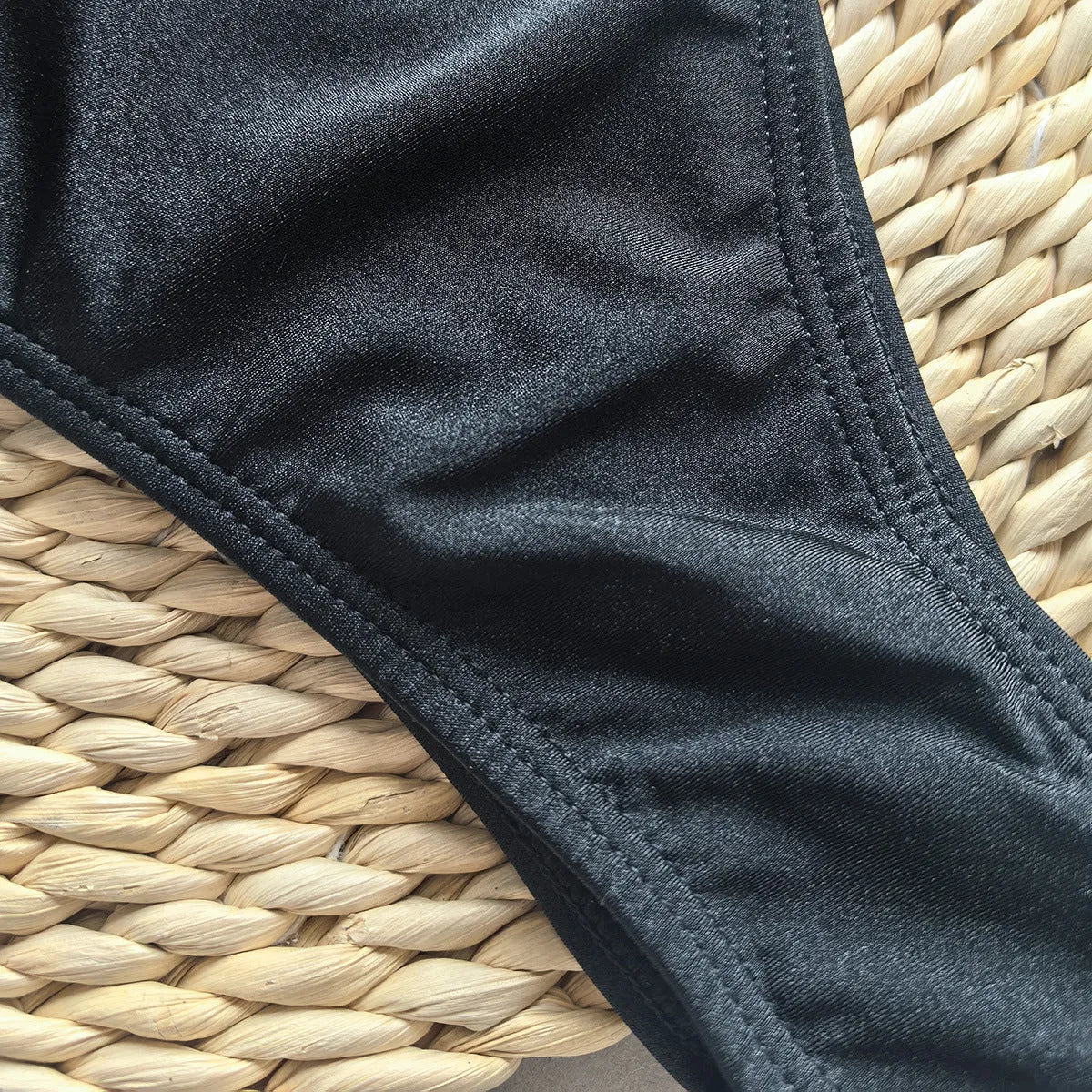 Women's high-elasticity one-piece swimsuit with nylon lining in solid colour, sizes S to L, for swimming and wading
