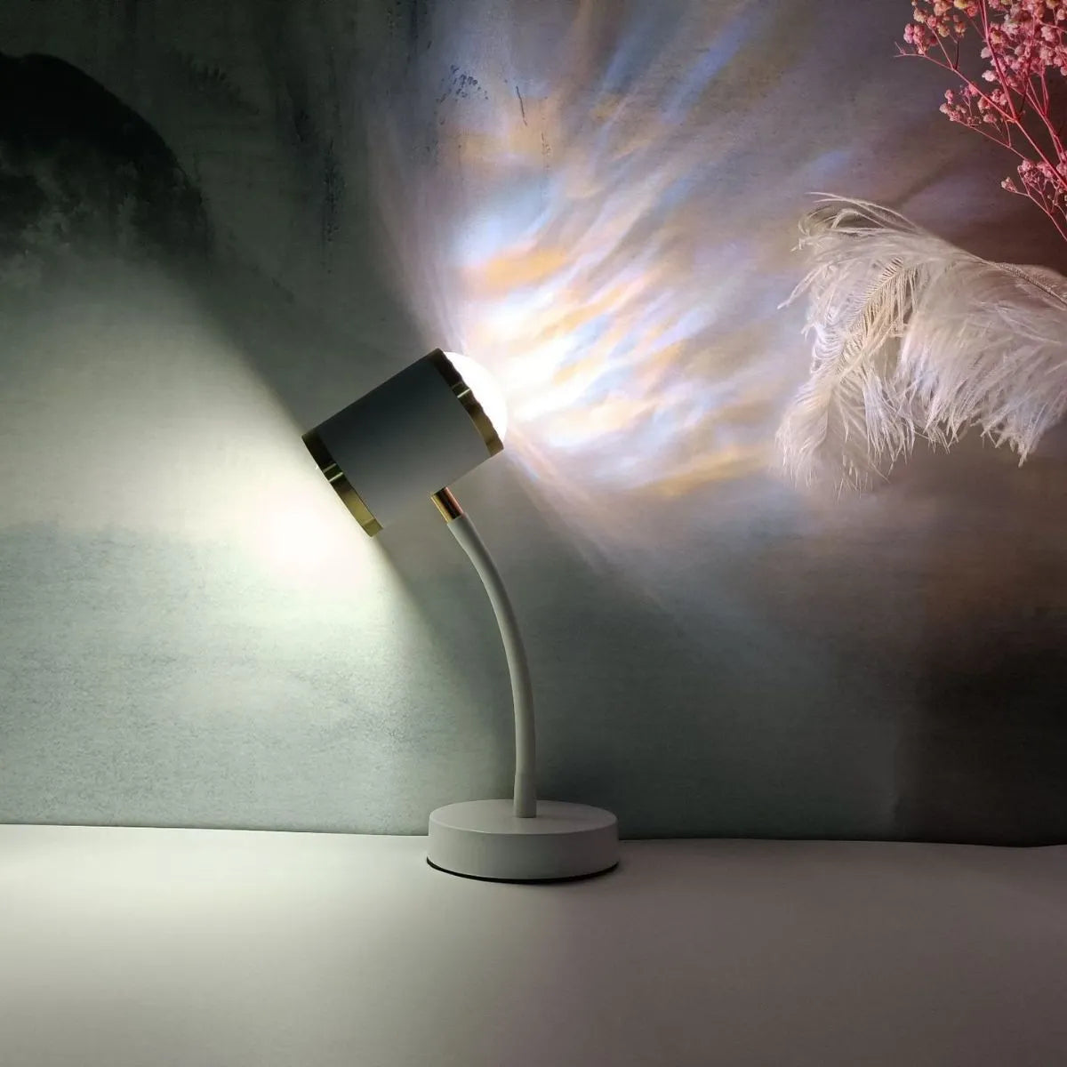 Black and white double-headed photography lamp with metal holders for streaming lighting
