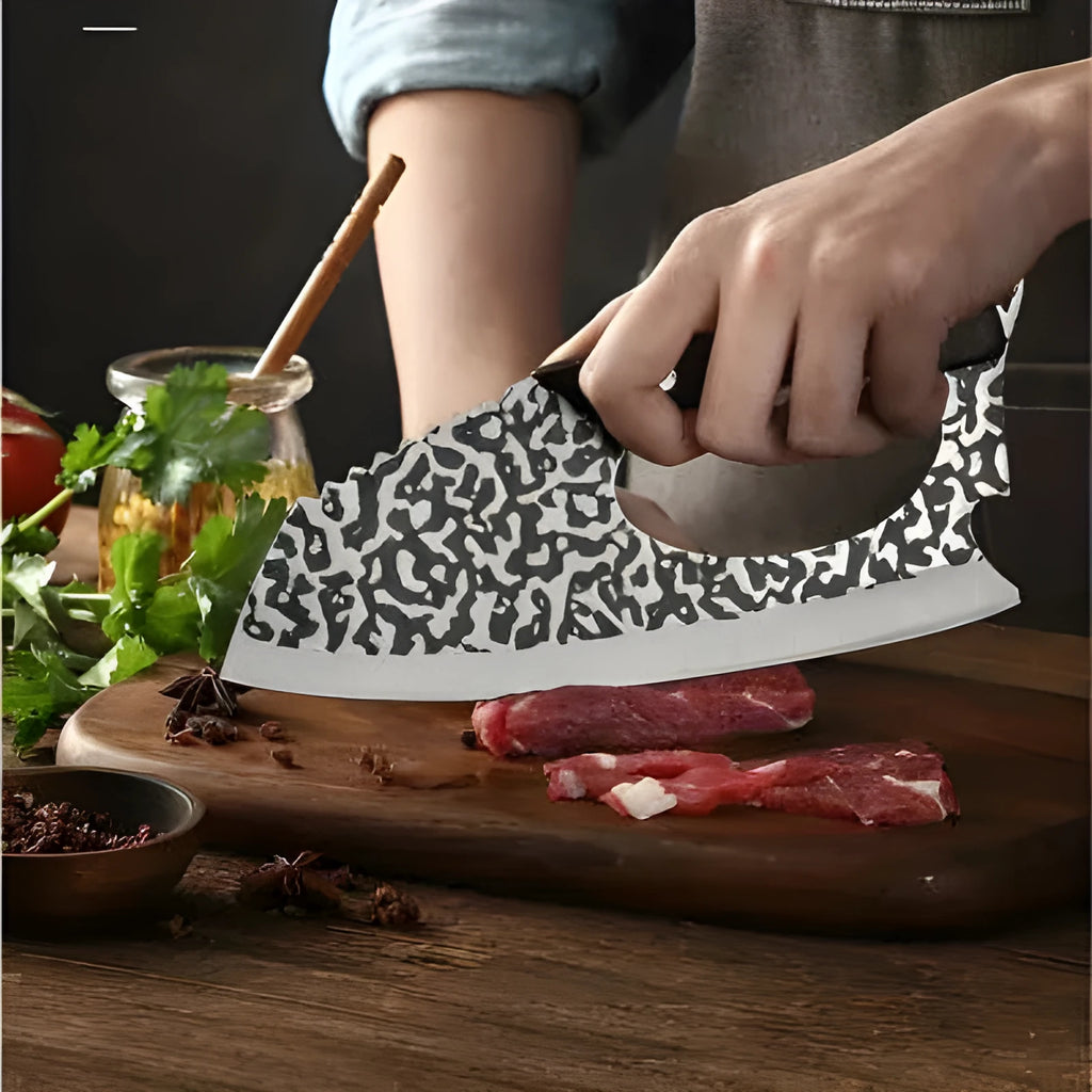 Labor-saving forged kitchen knife in 4 chromium steel with comfortable handle for vegetable preparation