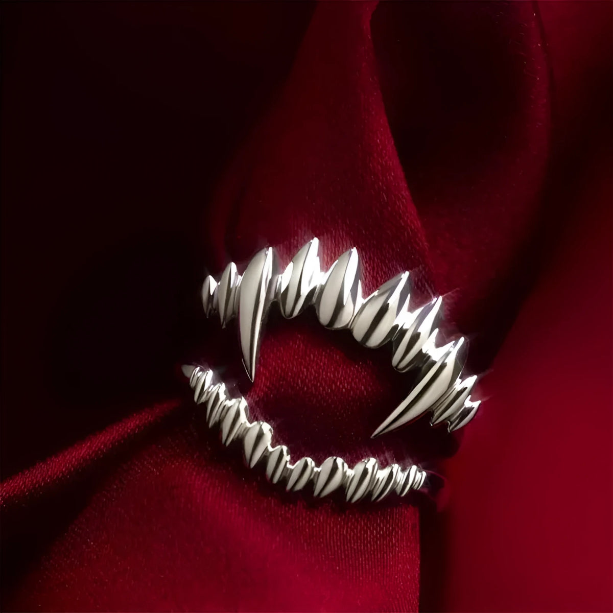 Silver creative vampire split open ring with adjustable opening, women's retro zinc alloy design