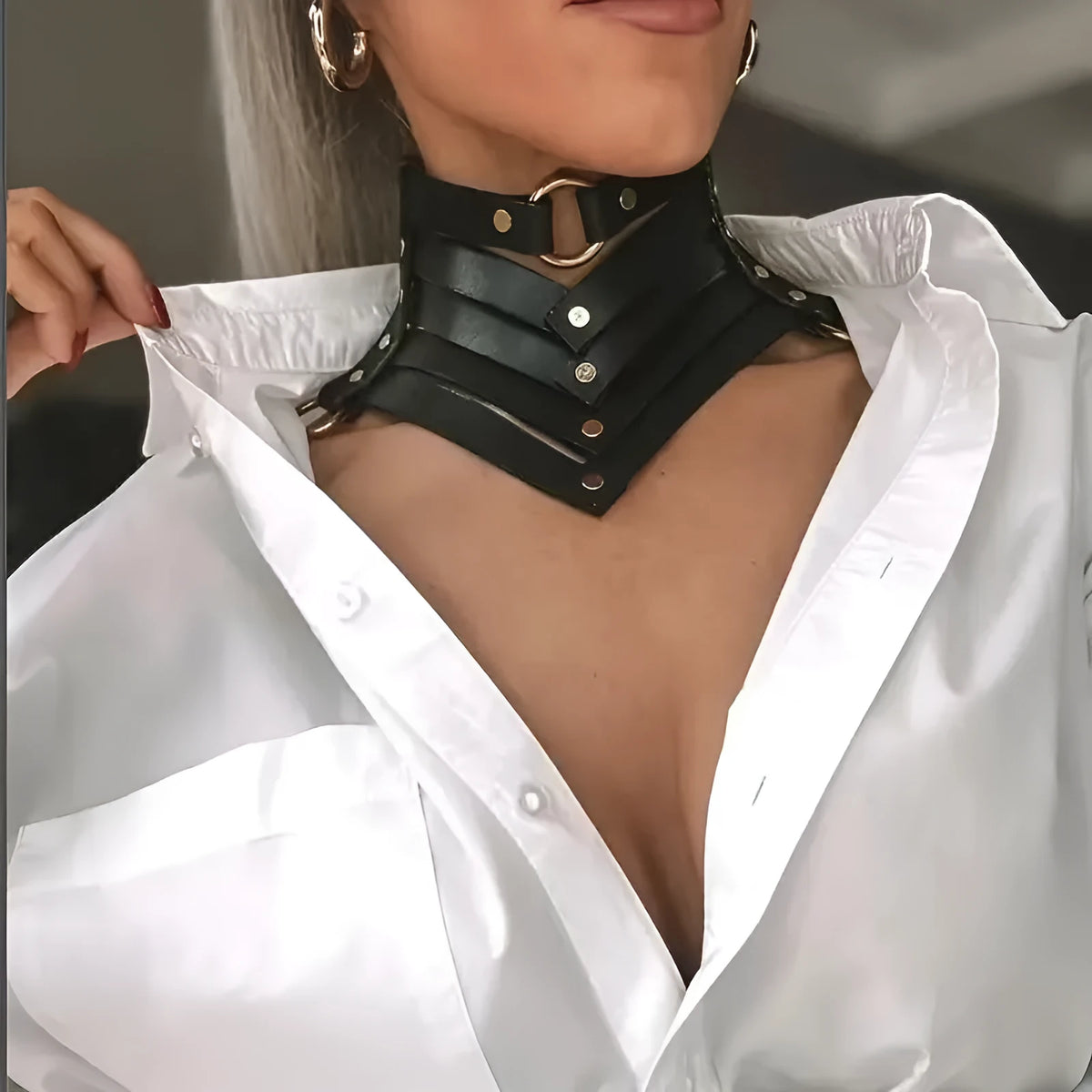 Black leather collar necklace with round element and 41-50cm perimeter, unisex secondary style