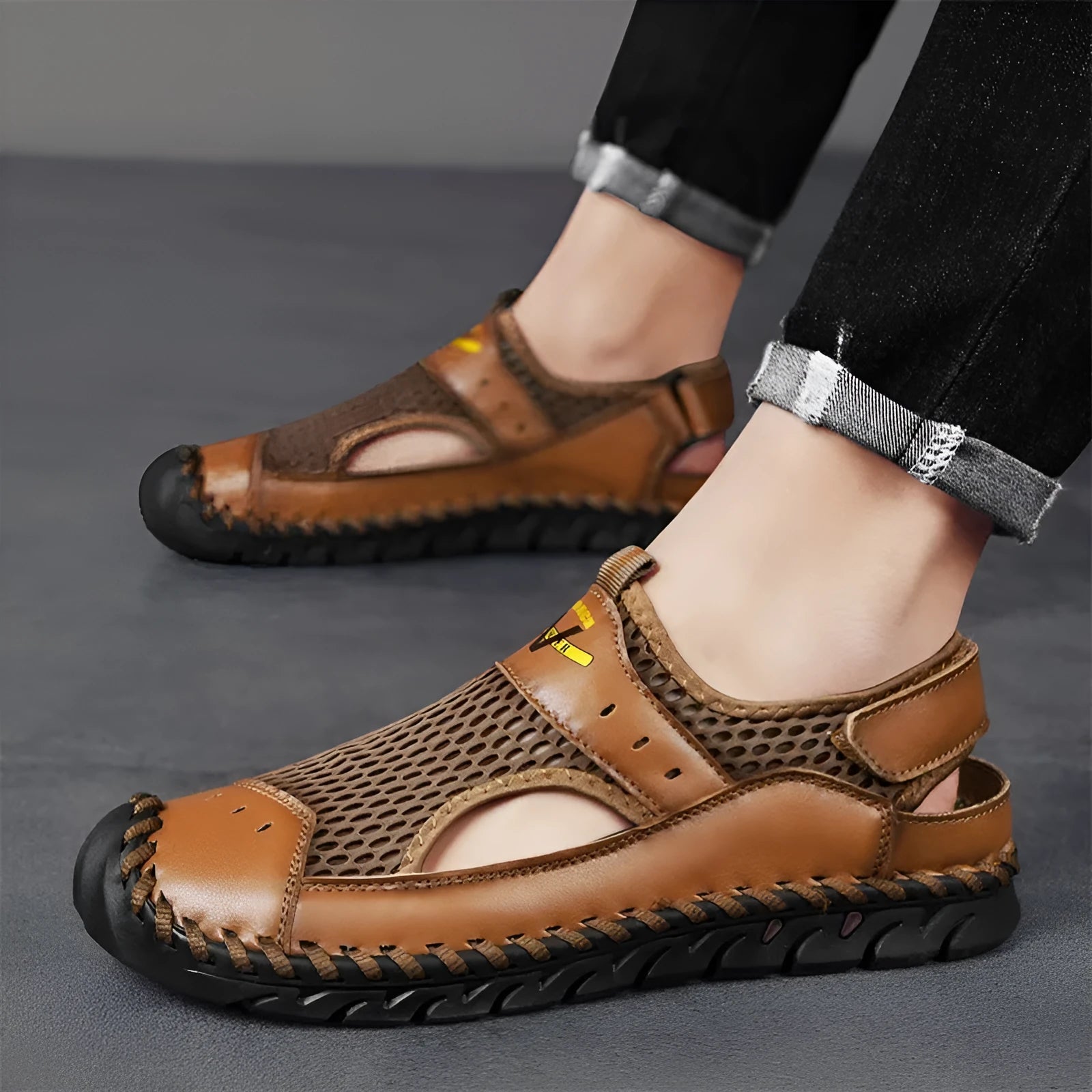 Men's brown genuine leather low-top casual shoes with an elastic band and flat rubber sole.