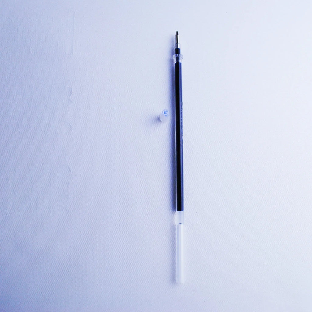 Portable automatic fading pen core set with blue refills, pen body, and holder