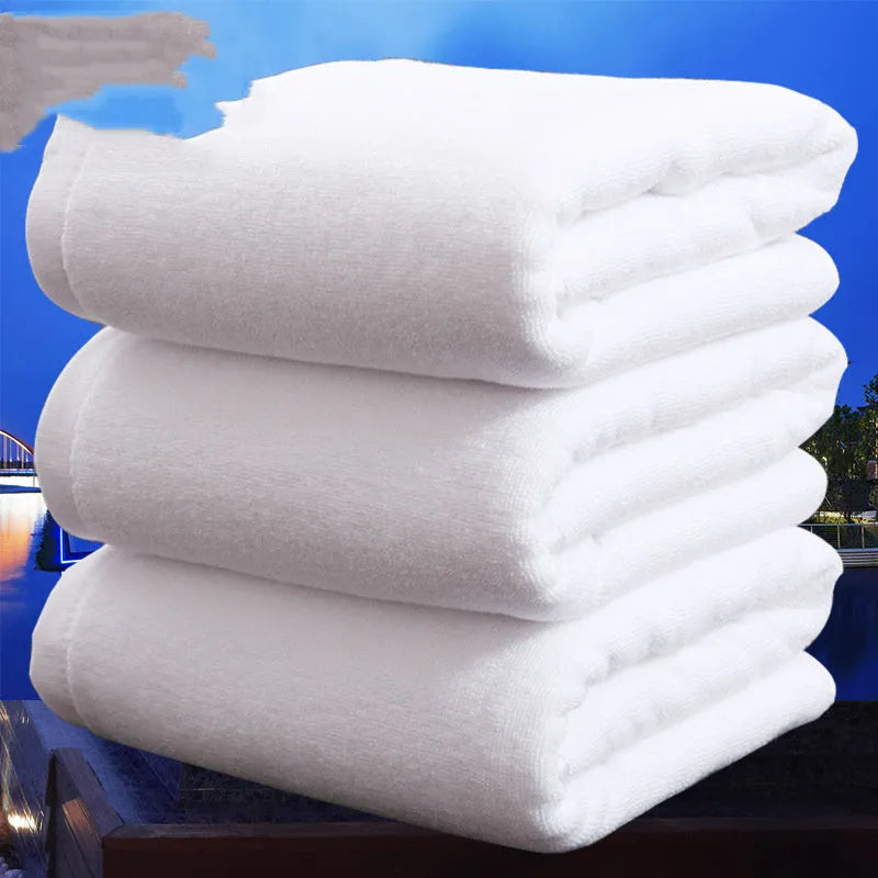 Thickened 100% cotton bath towel in white with 70x140cm 400g size and plain weave texture