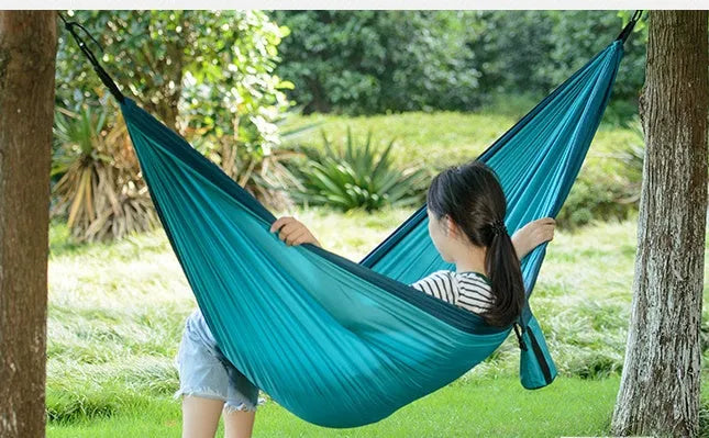 Ultralight double person outdoor hammock in 340T tear-resistant pongee fabric with 260cm rope and metal buckle, available in green