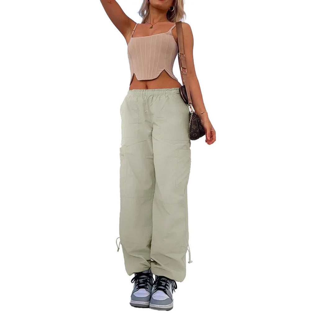Loose-fit straight-leg cargo casual pants in multiple colours with cargo pockets.