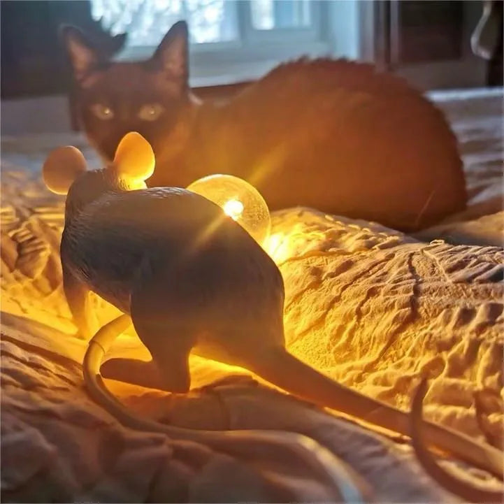 Nordic resin mouse table lamp in white or gold with 4W bulb, US 110V electric night light for home or garden