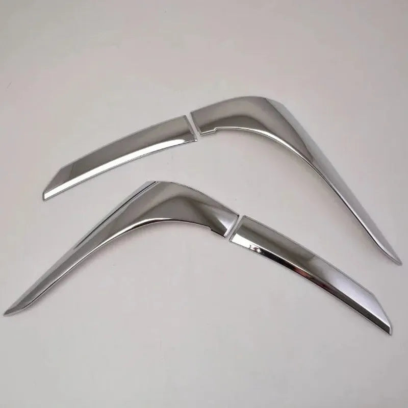 Silver tail light eyebrow trim for Mitsubishi Outlander, four-piece ABS electroplated set.