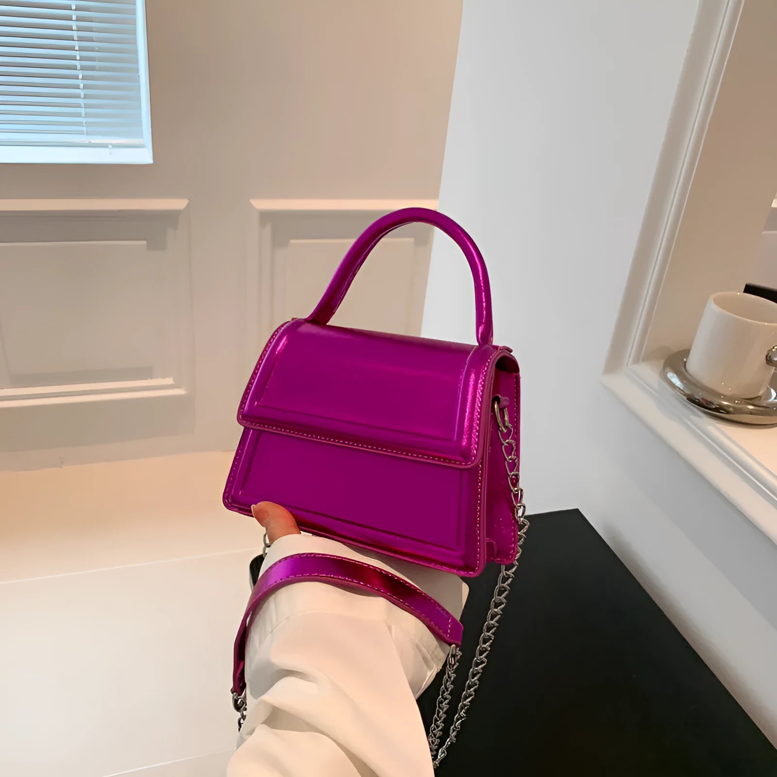 Retro horizontal square crossbody bag in PU leather with sewing line details