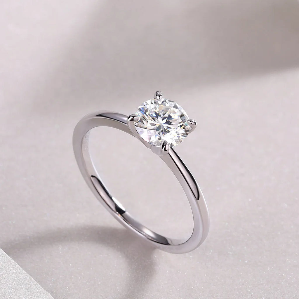 Oath moissanite wedding ring with 1 carat stone on platinum-plated S925 silver band, gift box packaging