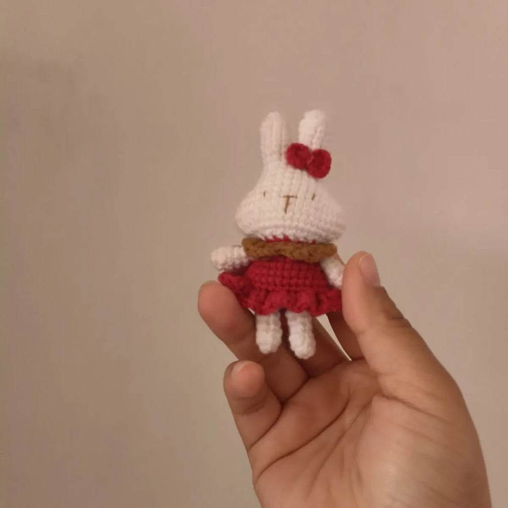 Hand-crocheted wool rabbit key chain pendant decorative accessory