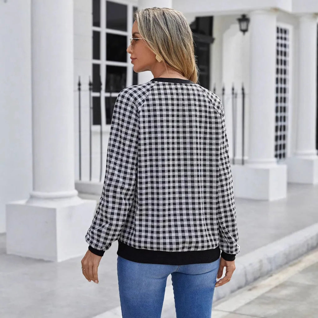 Black Japanese sweet plaid pattern pullover sweater with long sleeves