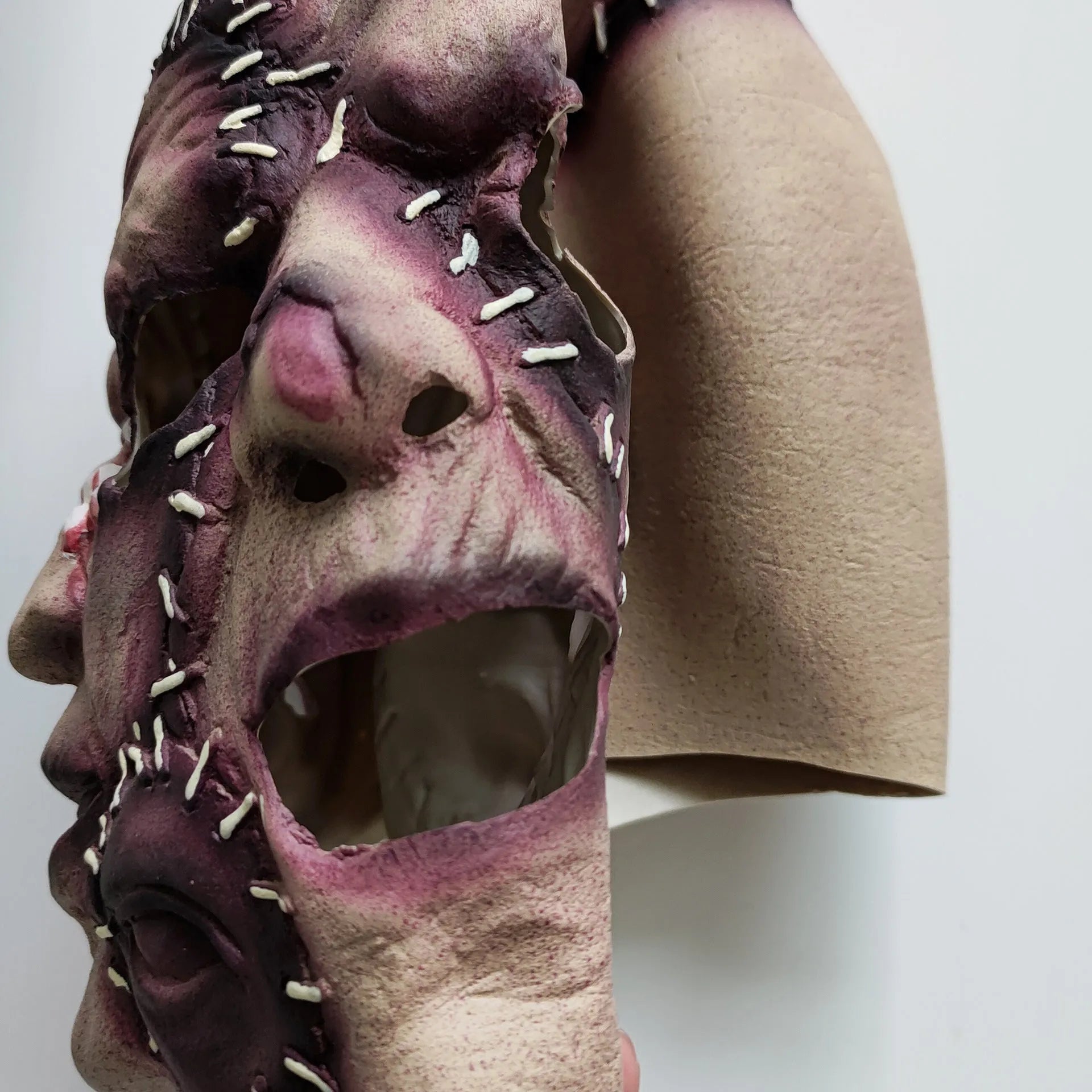 Plastic three-sided grimace horror mask for Halloween and cosplay events