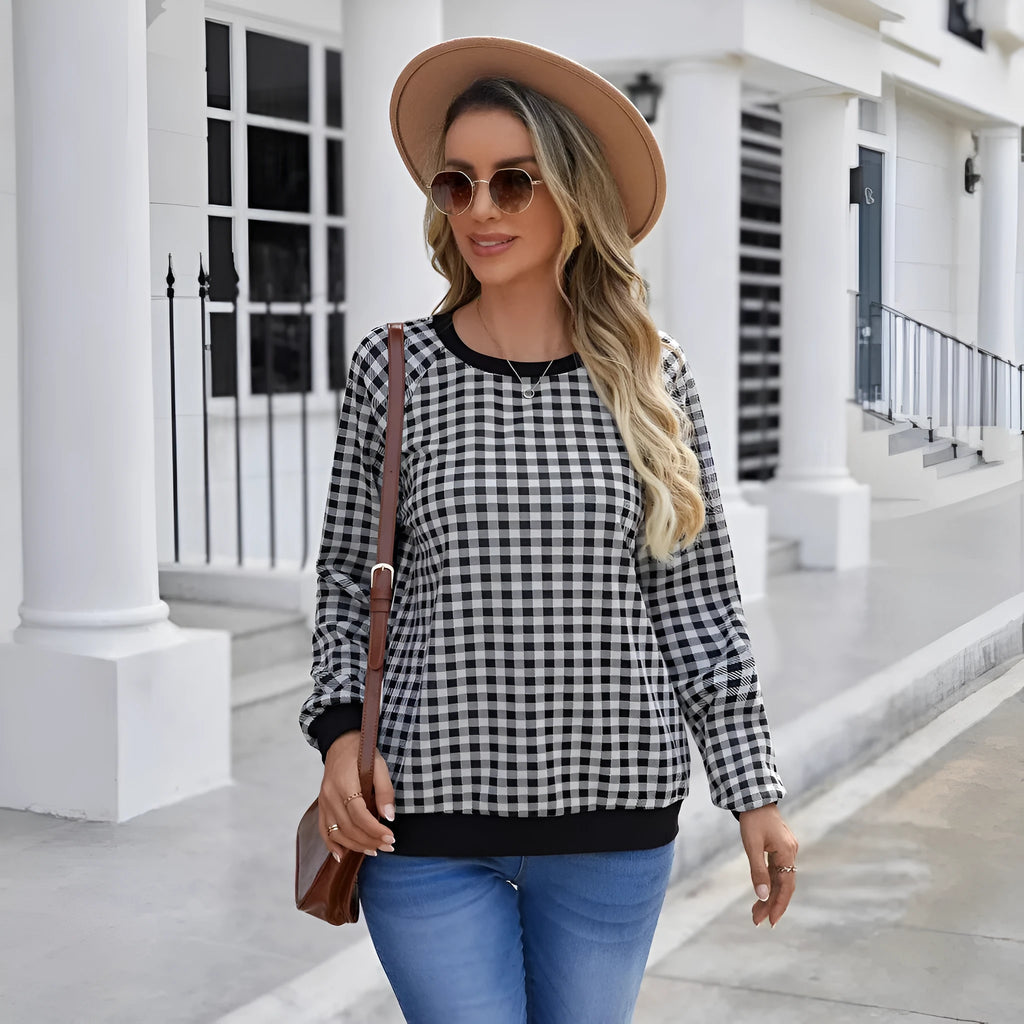 Black Japanese sweet plaid pattern pullover sweater with long sleeves
