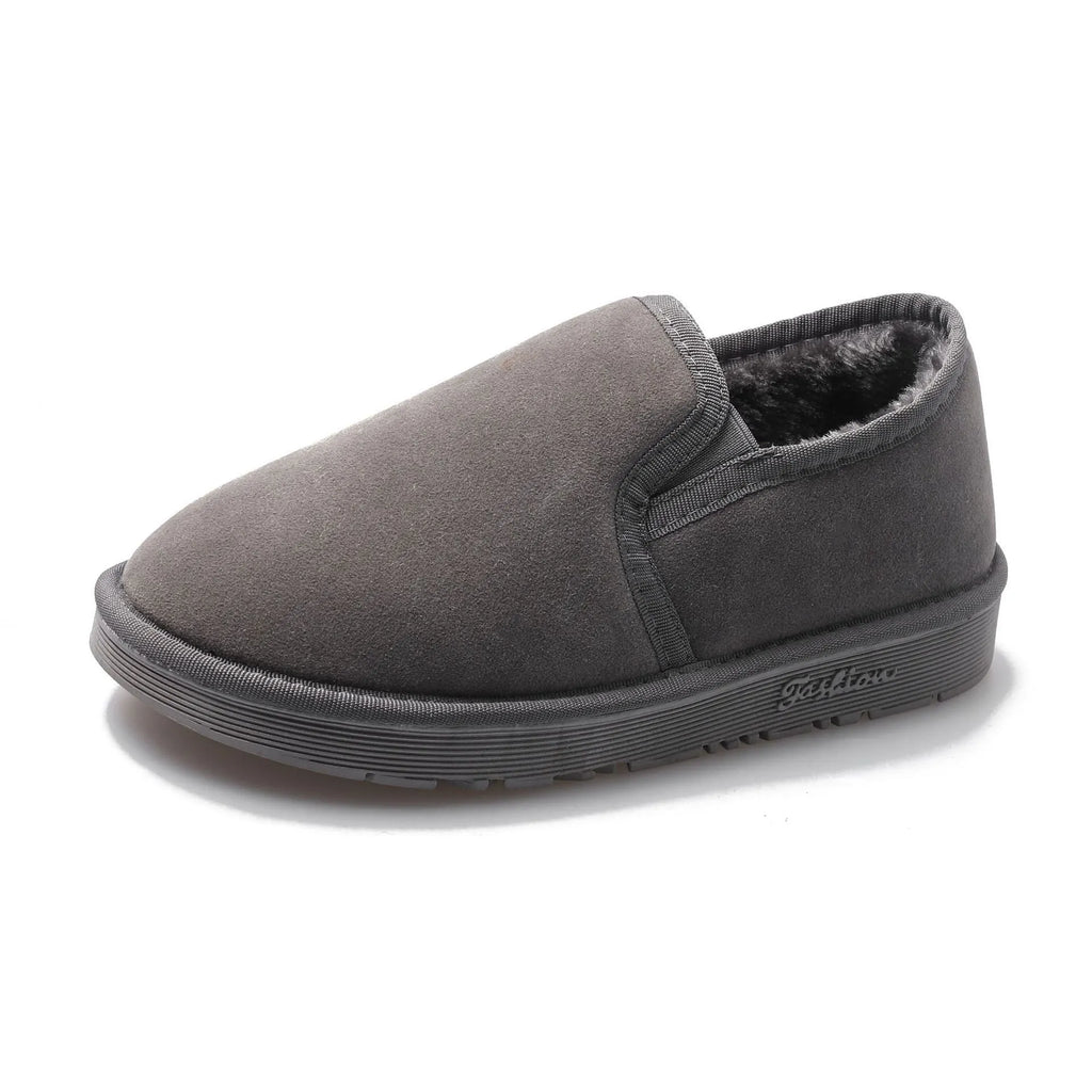 Casual low-top snow boots with fleece lining and a flat rubber sole in various colours.