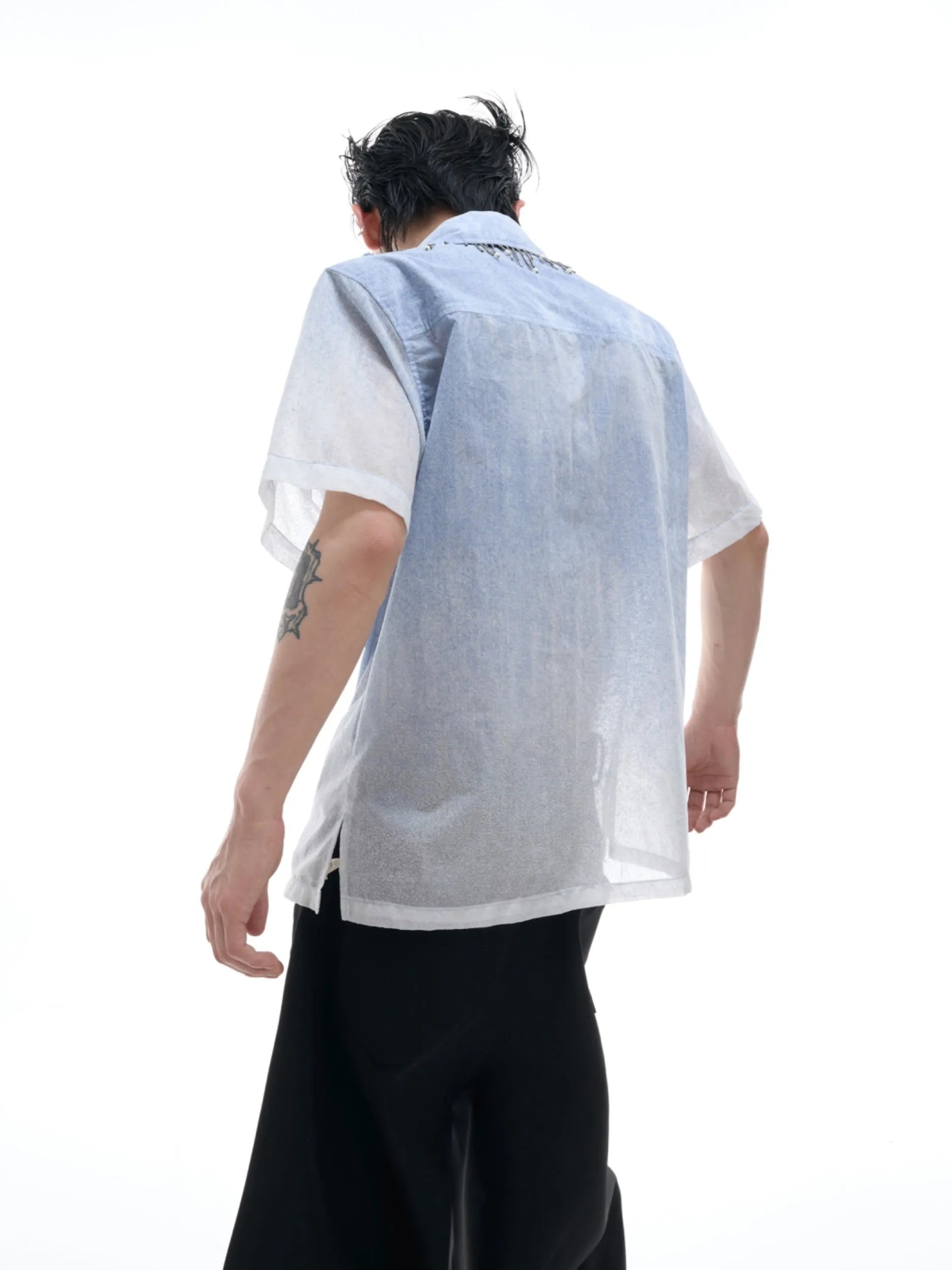 Blue and white gradient men's casual half-sleeve shirt with a loose fit